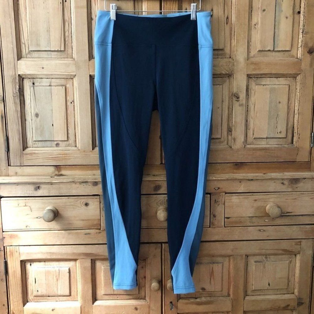Lululemon 10 Get Going Train Tight 28" True Navy / Cascade Blue Striped Leggings